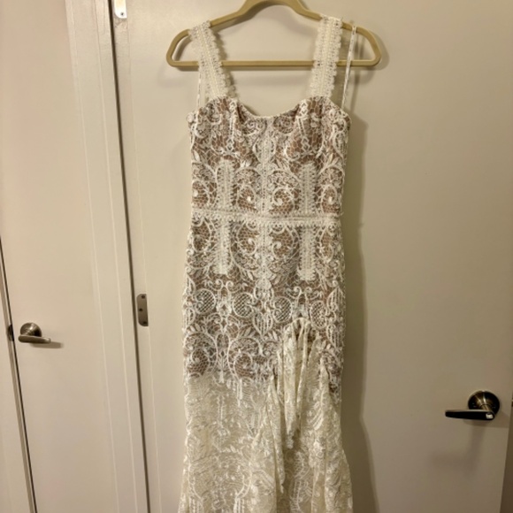 Beautiful white bridal shower dress! - Picture 2 of 8